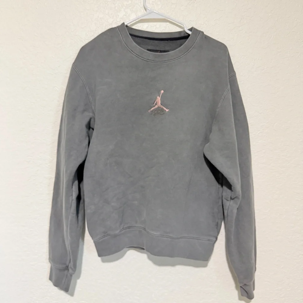 Jordan Flight Heritage Fleece Crew Sweatshirt washed gray hue Jumpman Logo